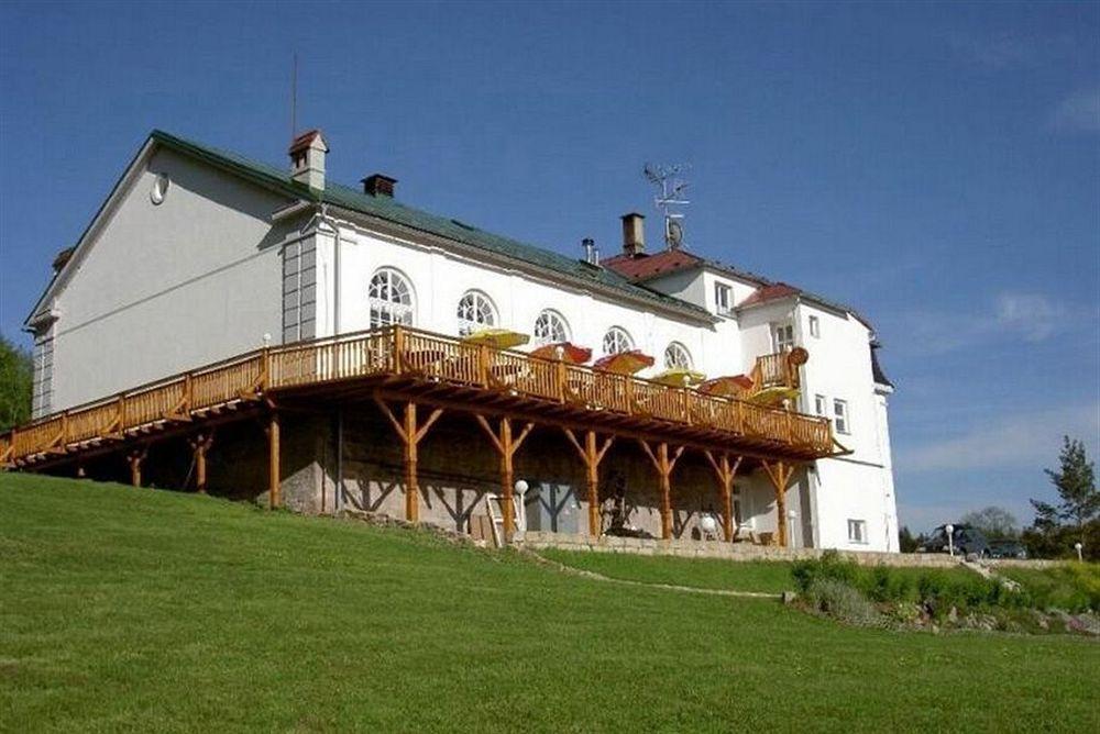 Hotel Zamecek Janovicky Broumov Bagian luar foto