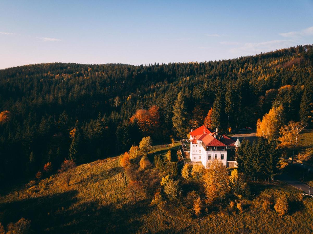 Hotel Zamecek Janovicky Broumov Bagian luar foto